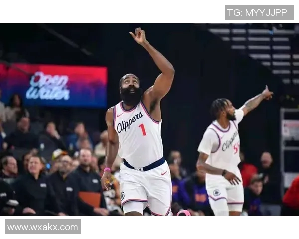 NBA西部对决:快船陷入冰河时代,菲尼克斯太阳队如火燃烧 NBA西部对决:快船陷入冰河时代,菲尼克斯太阳队如火燃烧