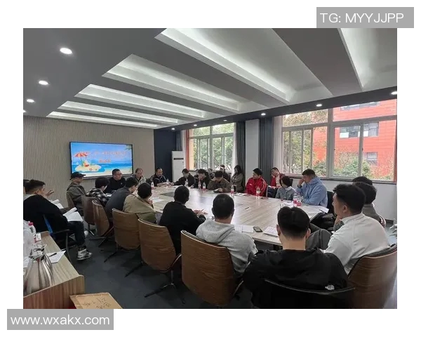 水中飞翔畅享激情与力量的游泳体育表演盛会